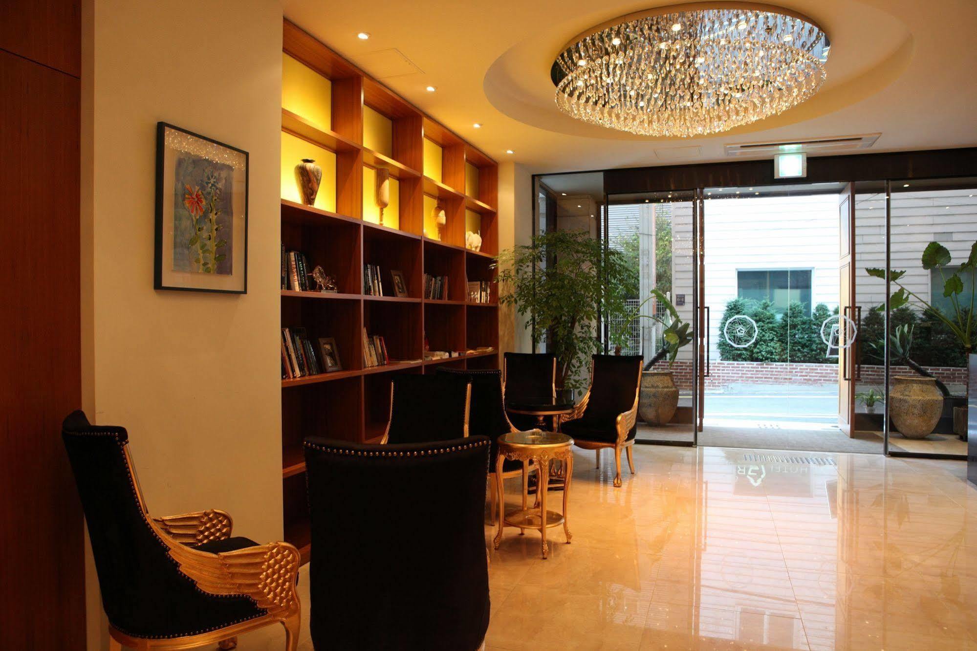 โรงแรมแกรมมอส โซล ภายนอก รูปภาพ