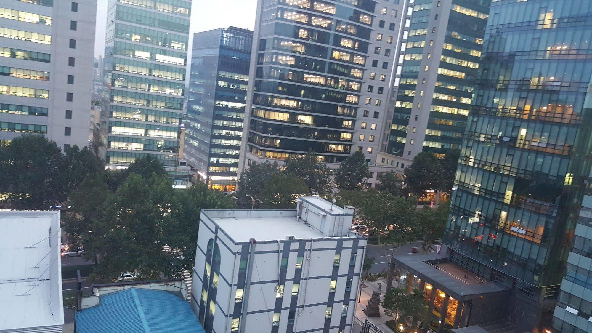 โรงแรมแกรมมอส โซล ภายนอก รูปภาพ